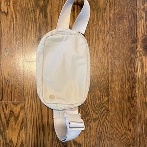 Lululemon Silver Belt Bag with Adjustable Strap